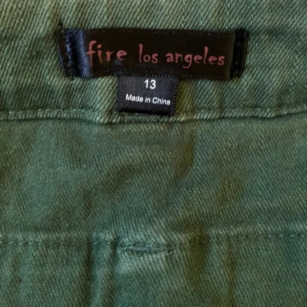 Fire Los Angeles green shorts size 13